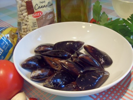Pasta with beans and mussels ingredients